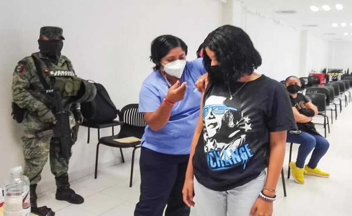 Con Yuliana inicia la vacunación a menores de edad con comorbilidades en Oaxaca