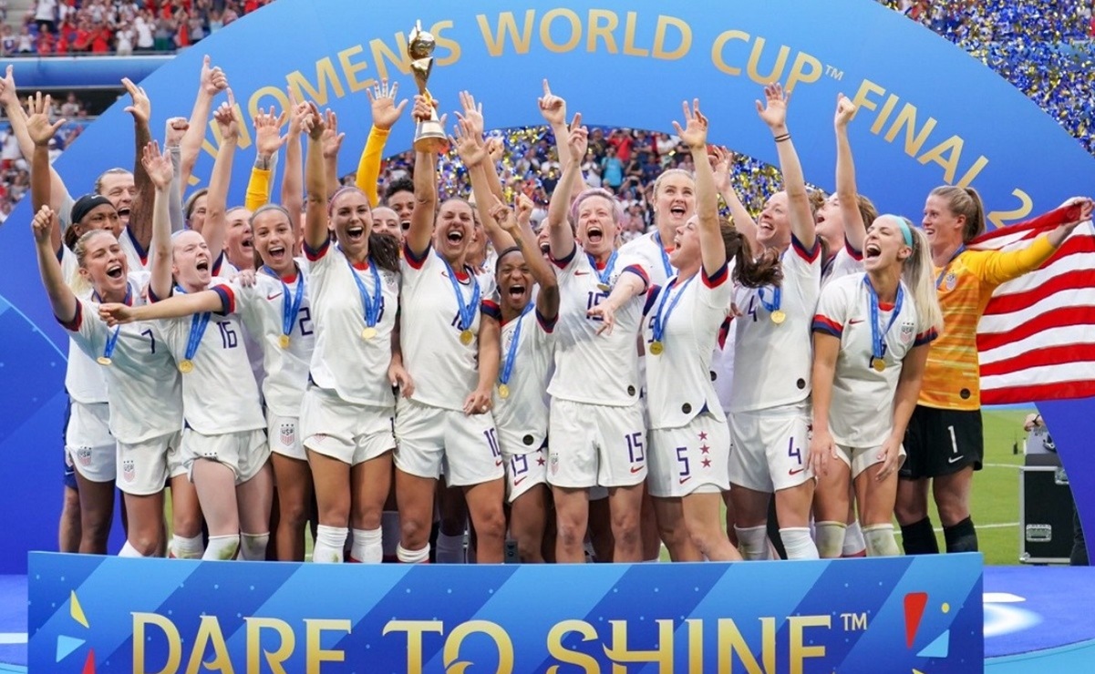 Federación de futbol de Estados Unidos logra acuerdo de igualdad salarial para selección varonil y femenil
