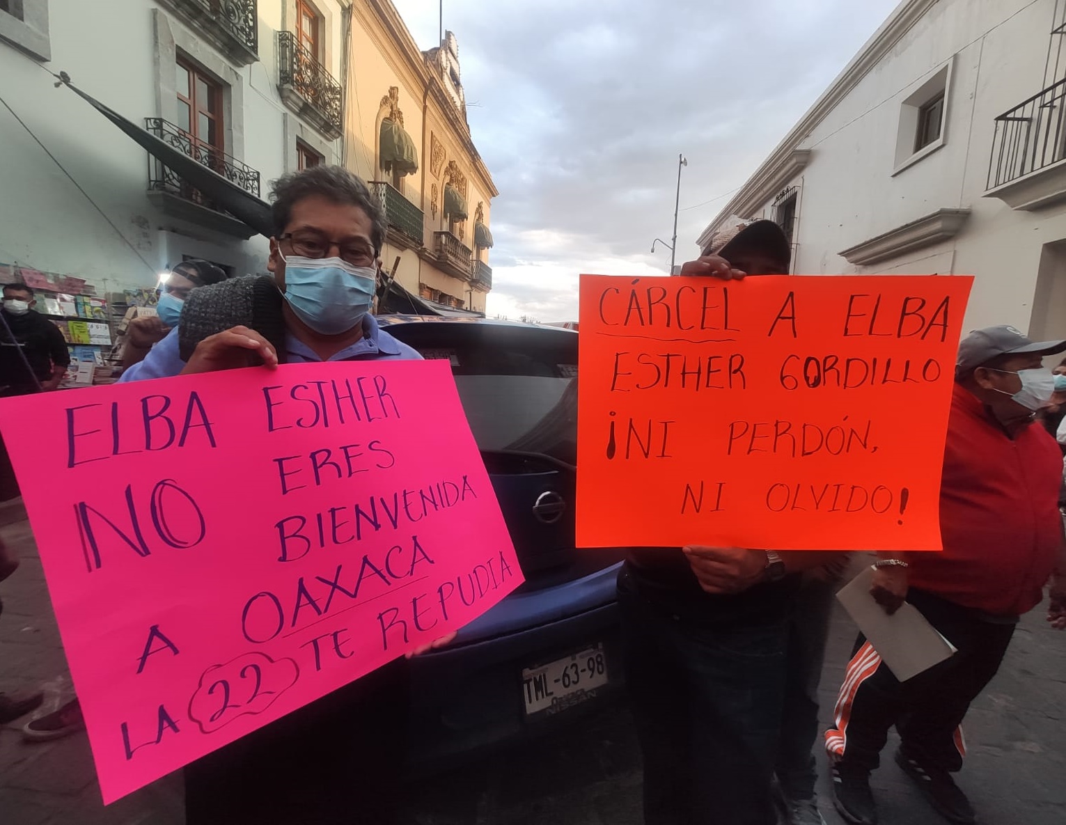 “Cárcel a Elba Esther Gordillo”; maestros inician protesta contra boda en Oaxaca 