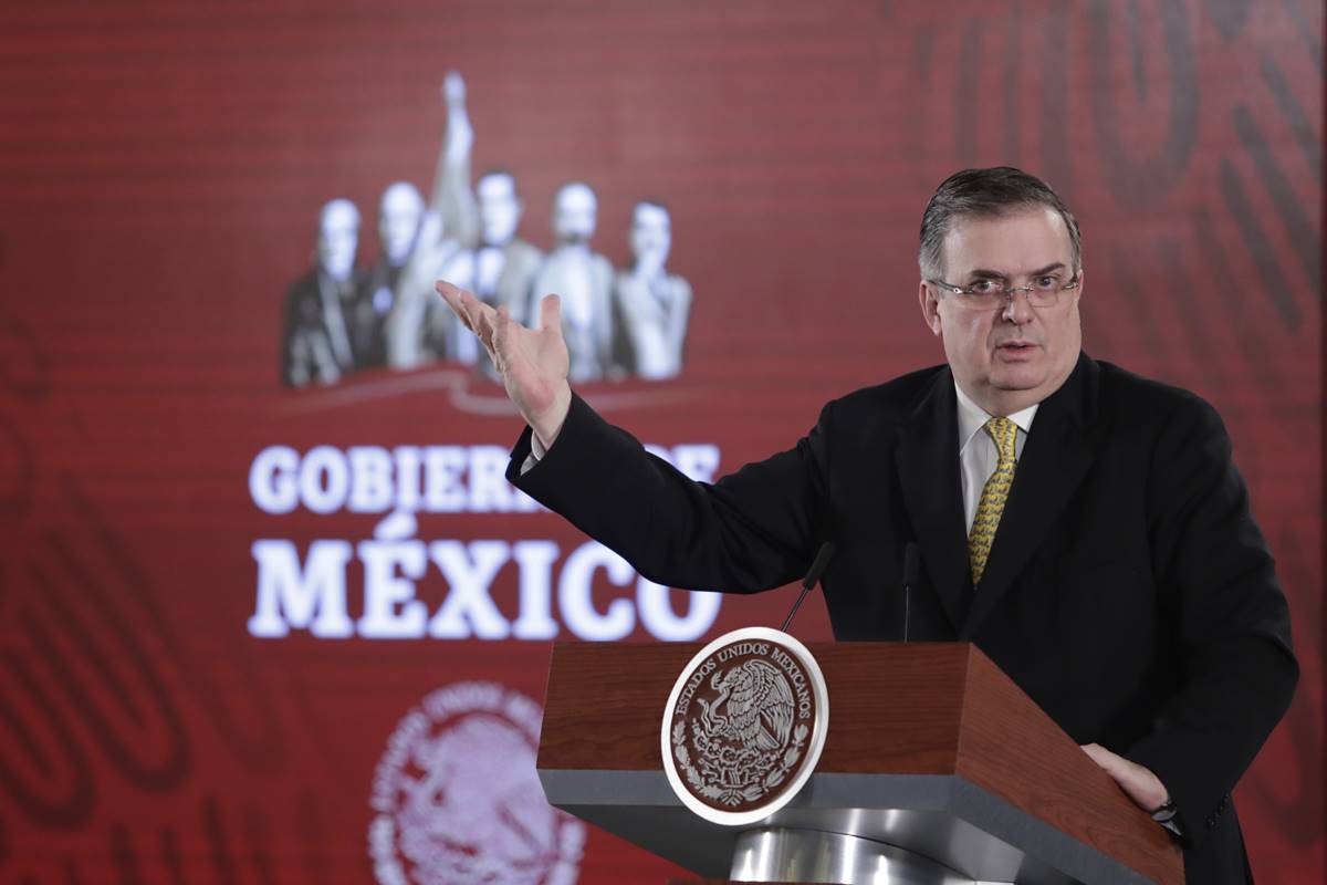 Ebrard reconoce a embajadora de México en Bolivia
