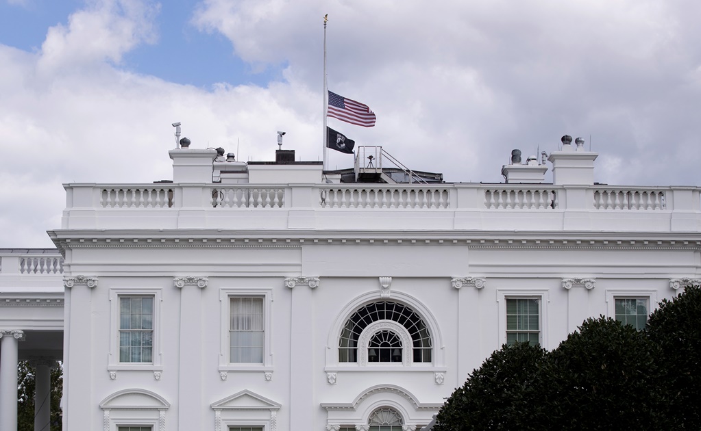 Casa Blanca y el Capitolio ondean sus banderas a media asta tras muerte de la reina Isabel II