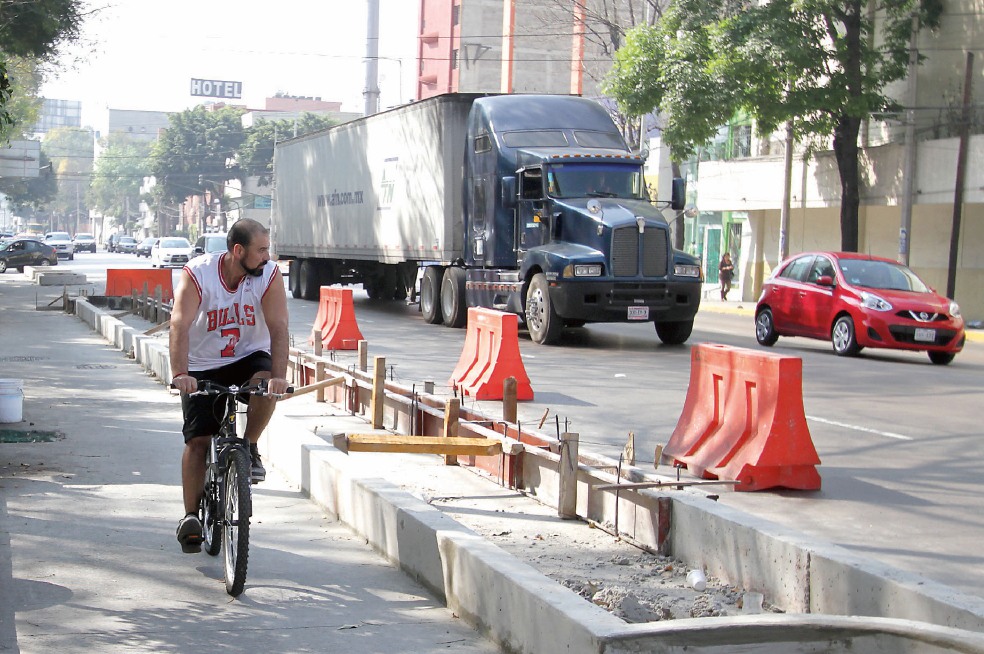 Trabajadores en moto o bici sufren 43 accidentes fatales al día en México: ANASEVI