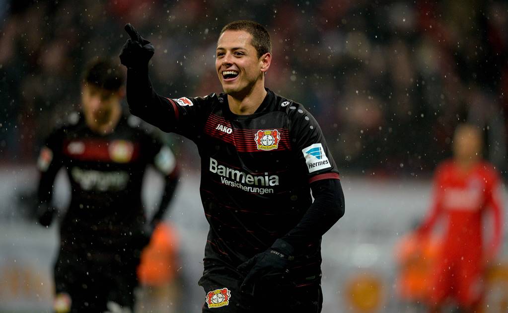'Chicharito' marca doblete en la victoria del Bayer Leverkusen