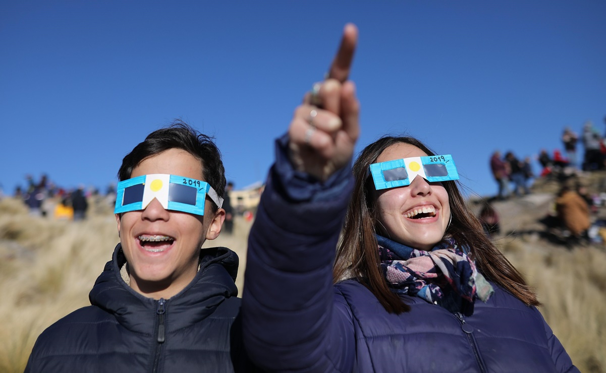 UAM entregará lentes para observar el eclipse solar de forma segura; ¿cuándo y dónde?