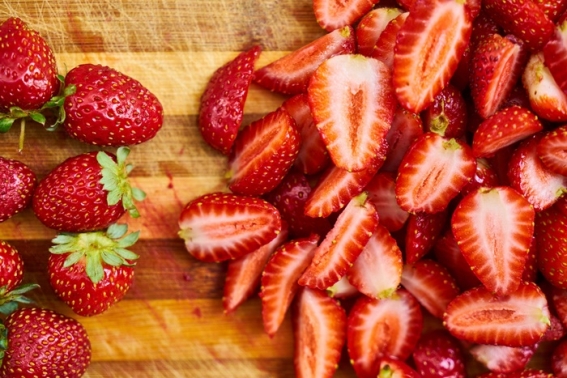 ¿Dónde se venden las fresas más caras y baratas del país?