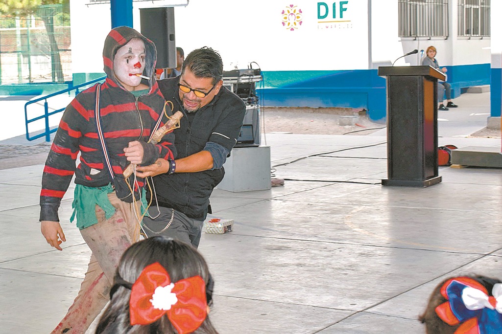 El Marqués organiza pláticas contra adicciones