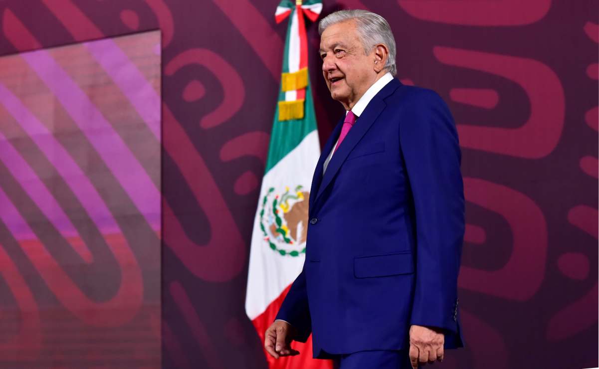 AMLO: Política laboral aplicada en mi gobierno fue para "corregir aberraciones y retrocesos" del neoliberalismo