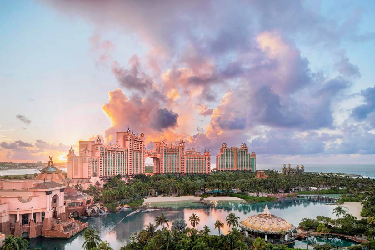 Atlantis, el excéntrico resort donde ocurrió un ataque de tiburón