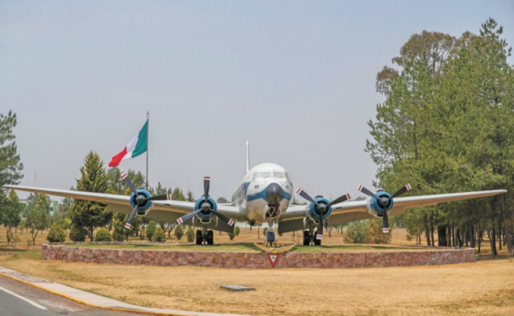 Preparan recurso por amparos contra aeropuerto de Santa Lucía