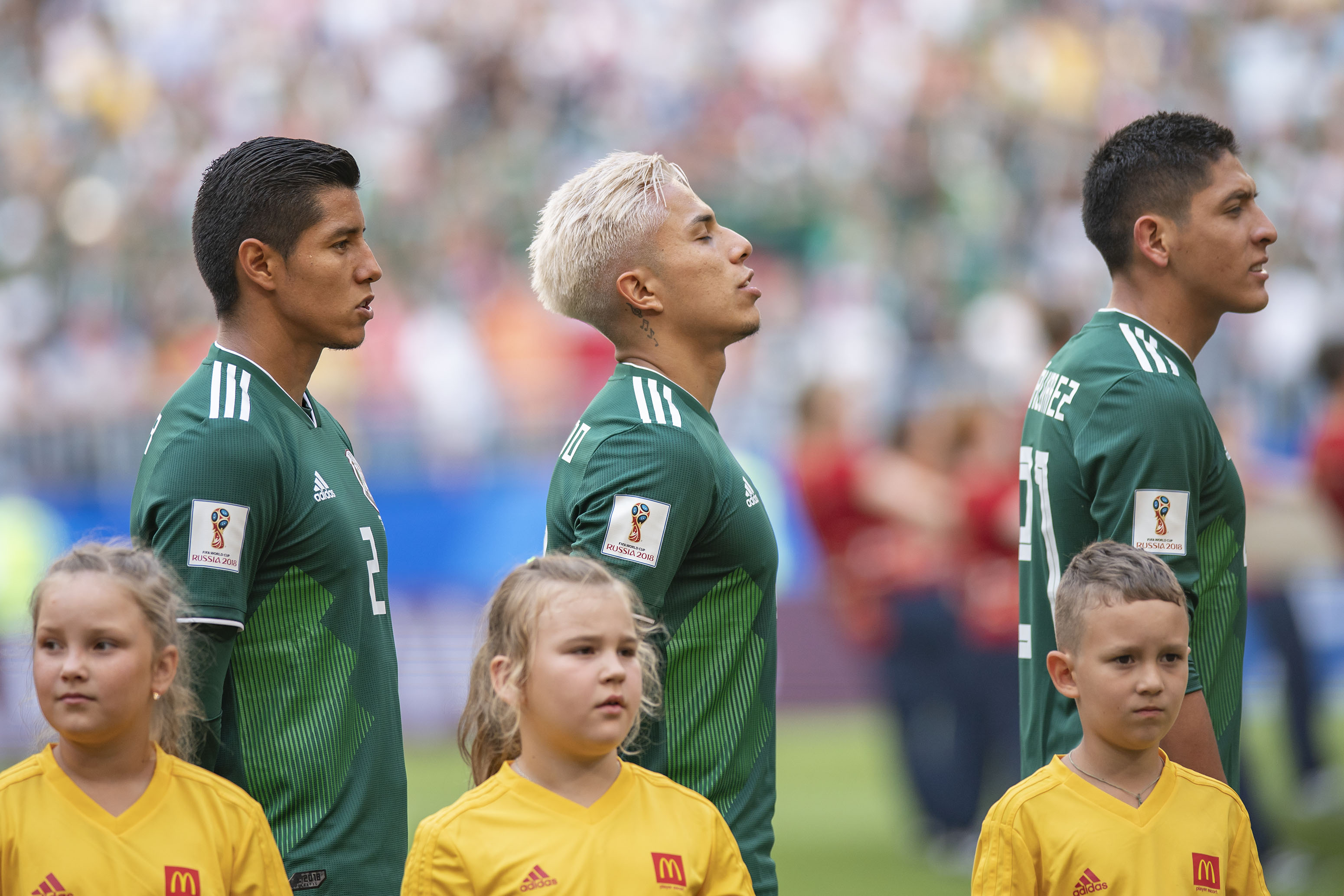 Edson Álvarez y Carlos Salcedo van de inicio, ¿Ya habrán hecho las paces?  