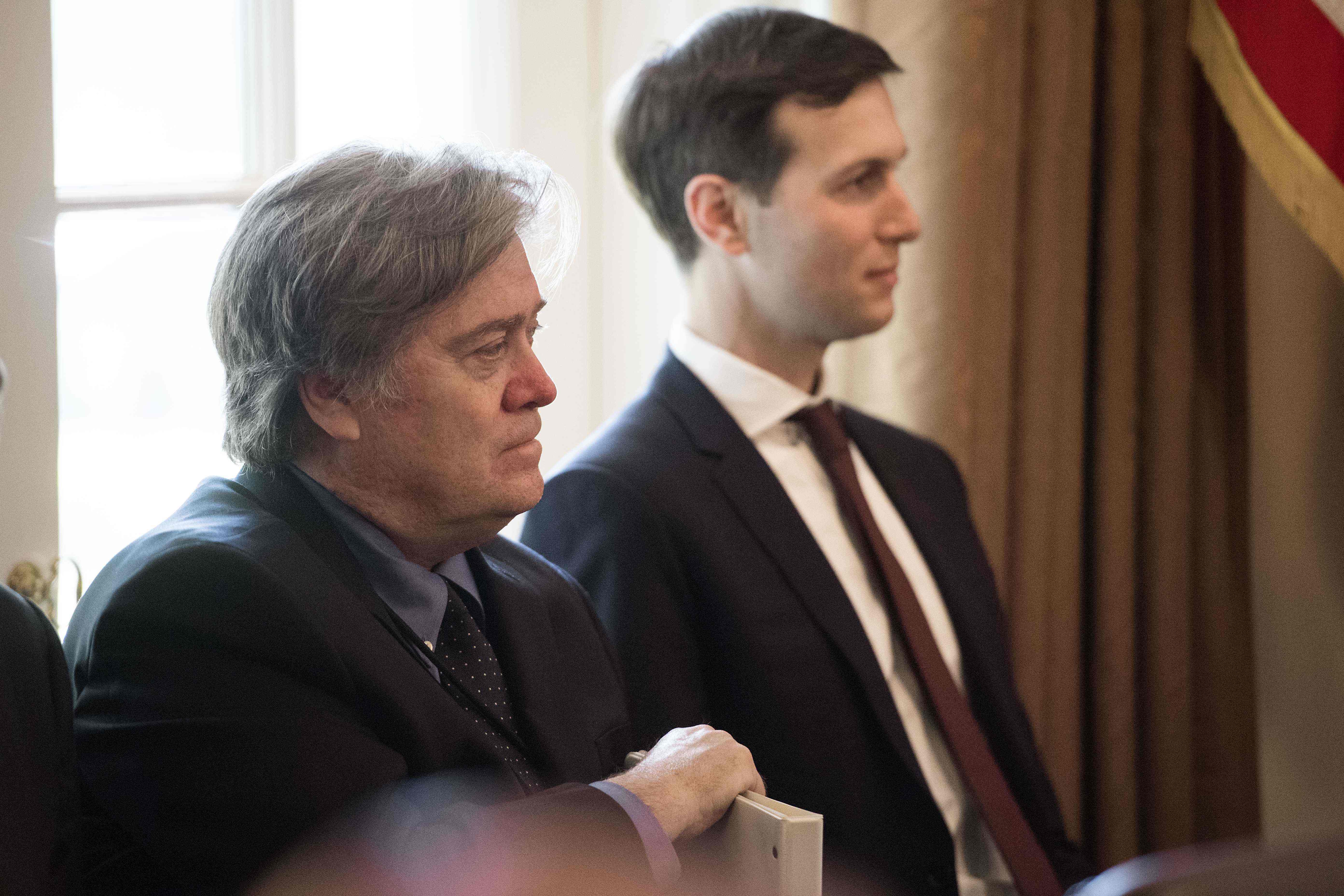 Reunión con rusos en la Torre Trump fue una "traición", asegura Steve Bannon