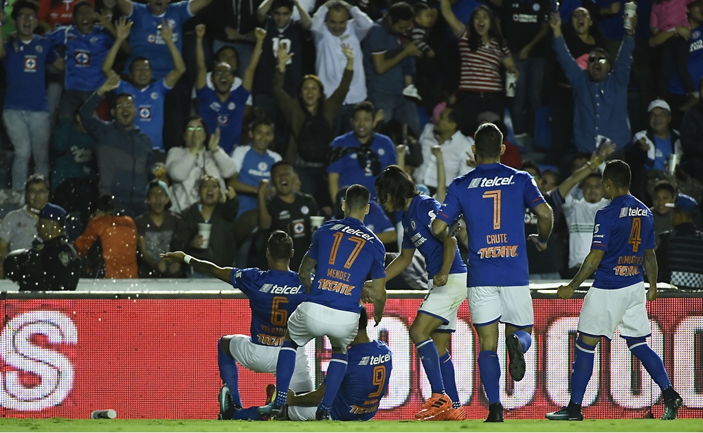 Cruz Azul derrota al Veracruz y regresa a la Liguilla