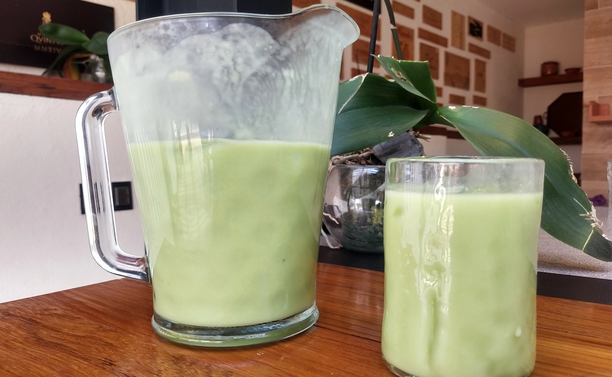 Prepara agua fresca con aguacate 