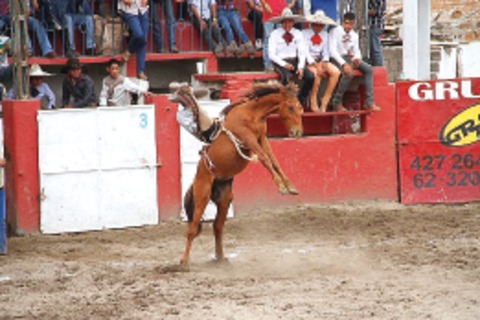 Lienzo charro ‘Salvador Gómez’, de fiesta