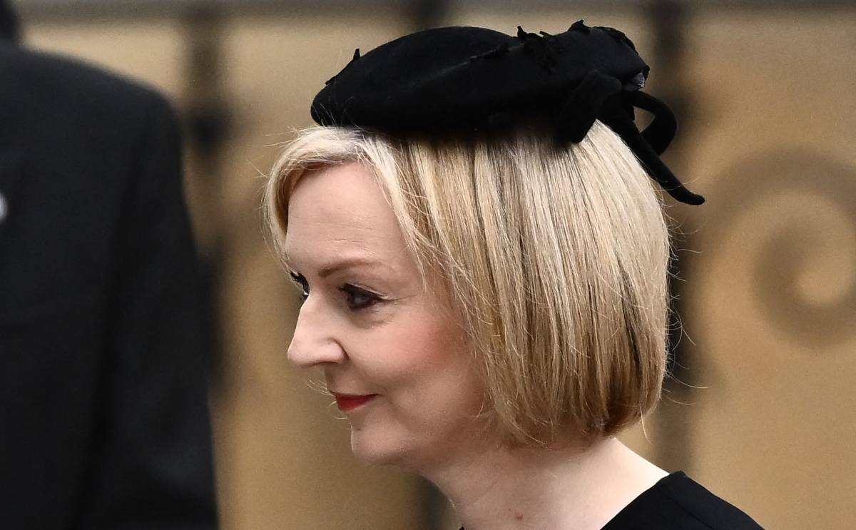 Liz Truss, primera ministra del Reino Unido, lee fragmento bíblico en el funeral de Isabel II