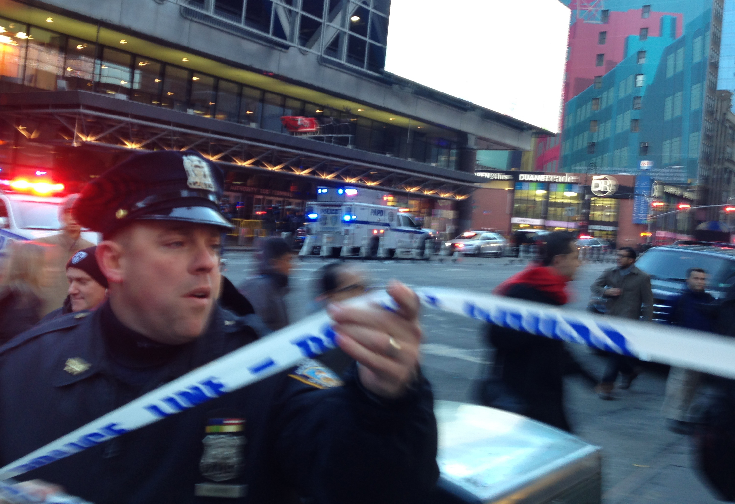 Policía de NY responde a reportes de una posible explosión en Manhattan
