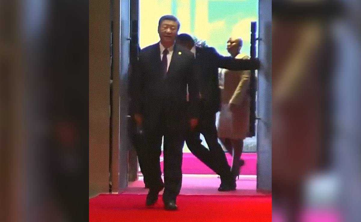 VIDEO: Guardias detienen bruscamente al intérprete del presidente chino Xi Jinping en Sudáfrica