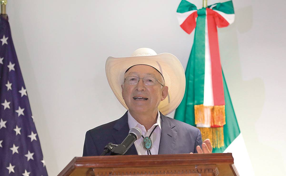 Con México, trato de iguales: Ken Salazar