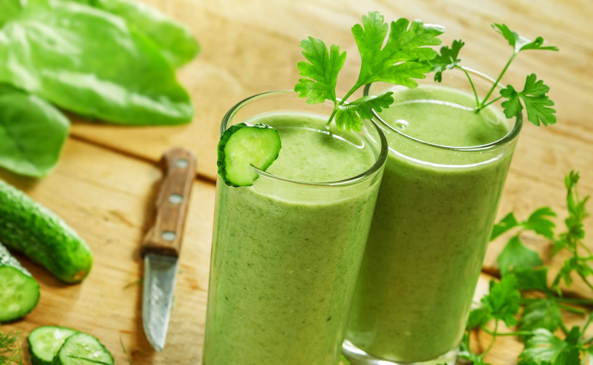 5 beneficios de tomar jugo de cilantro con perejil