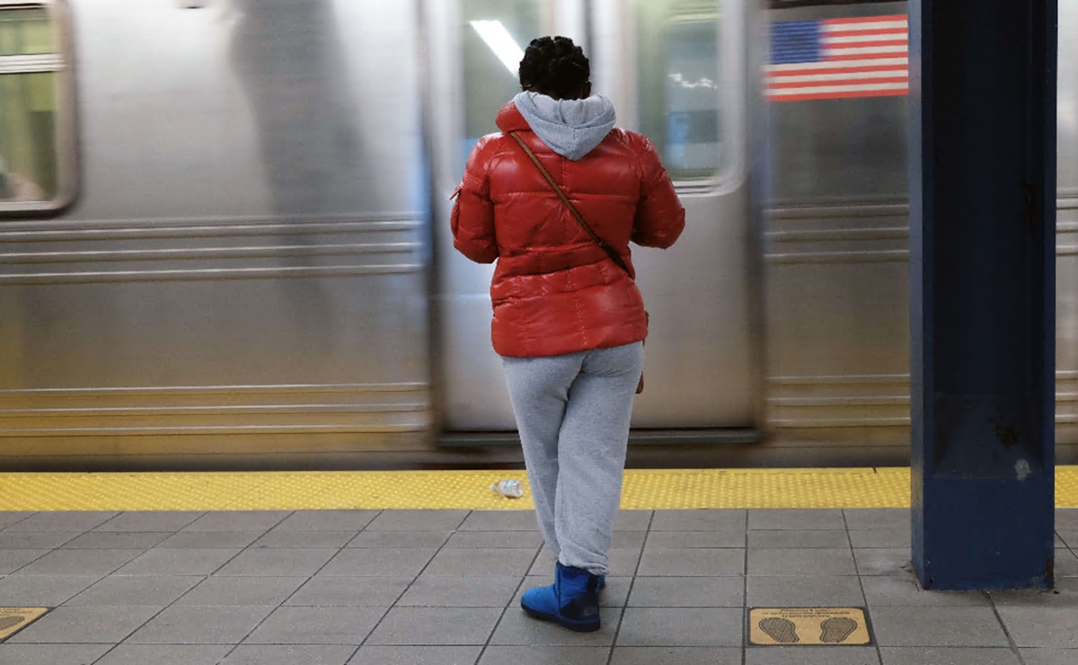 Nueva York desplegará personal sanitario en metro para atender a vagabundos