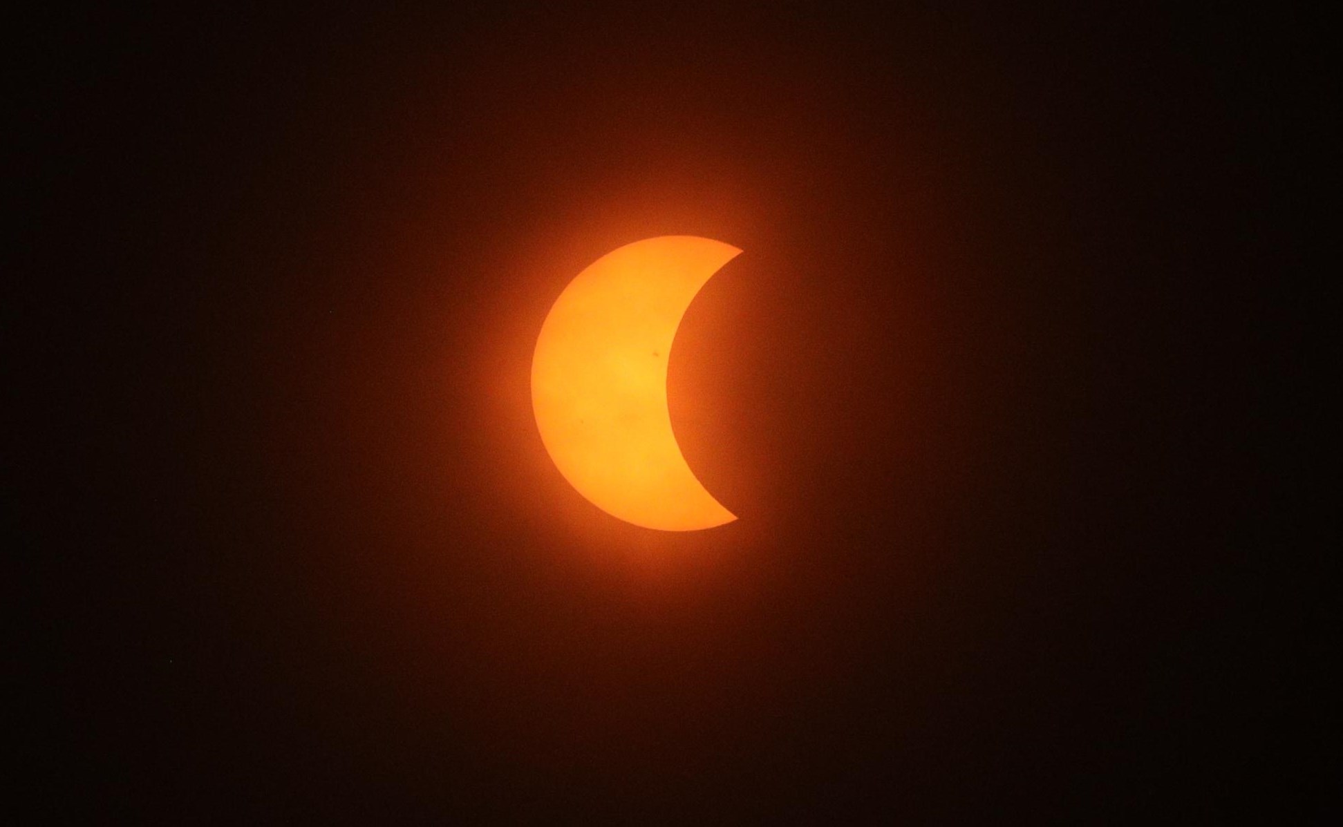 Las mejores fotos del eclipse solar desde el Planetarium de Torreón