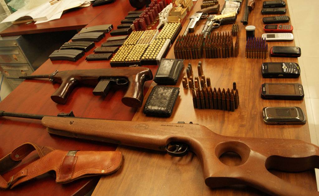 Detienen a 5 por portación ilegal de armas en Iztapalapa
