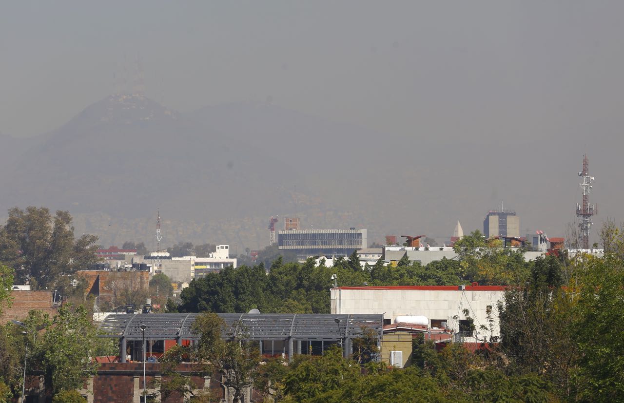 Persiste mala calidad del aire; registran 122 puntos e inversión térmica