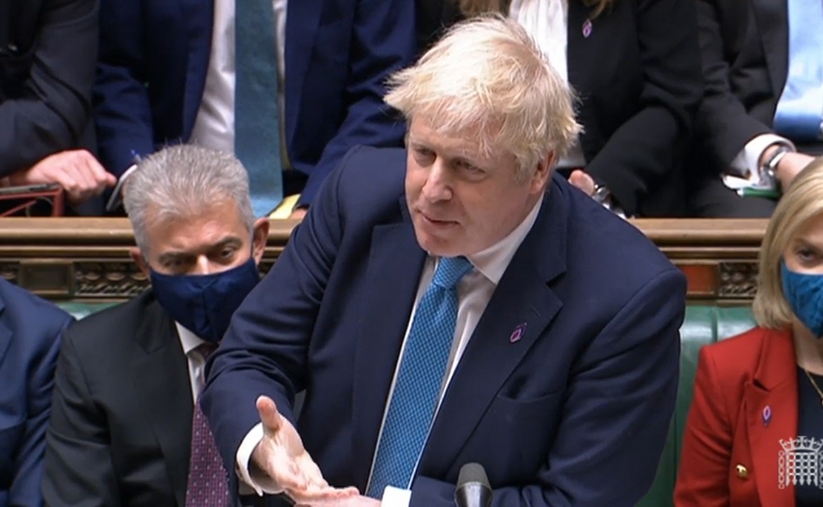 Boris Johnson rechaza dimitir y esquiva preguntas sobre fiestas en Downing Street