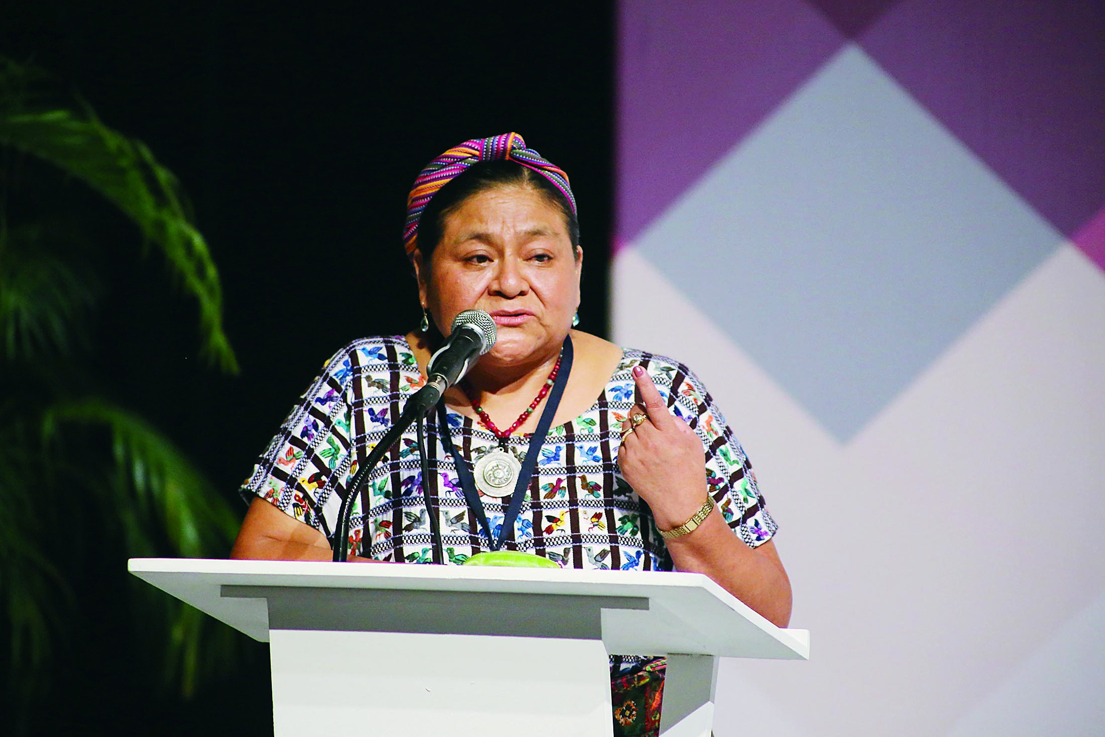 Preocupa a Rigoberta Menchu la violencia contra periodistas