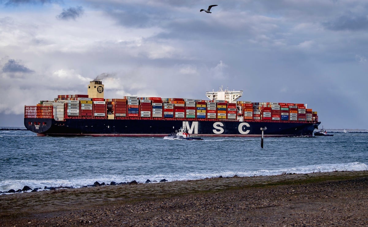 Tribunal egipcio ordena que el buque "Ever Given" quede retenido en el Canal de Suez