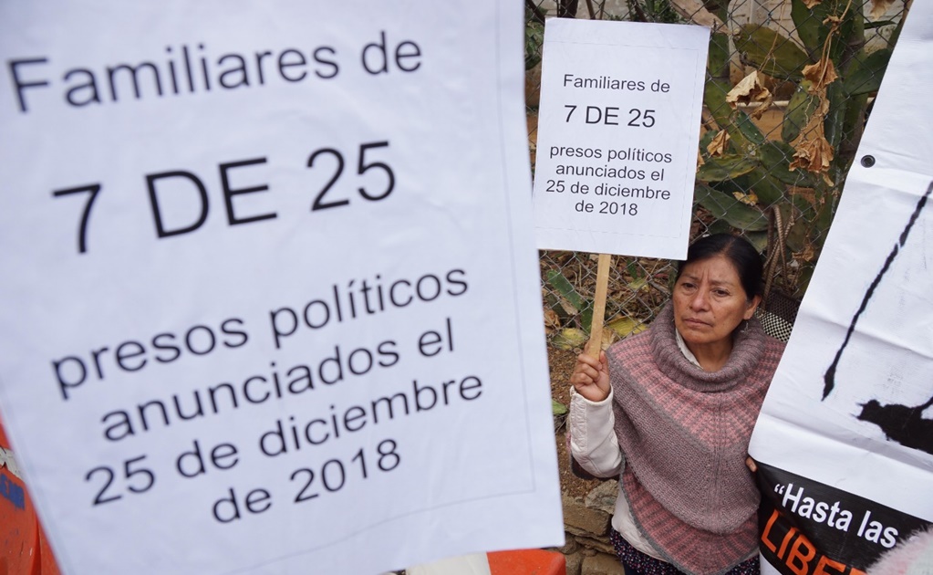 Cumple AMLO con Eloxochitlán; liberan a tres presos “políticos”