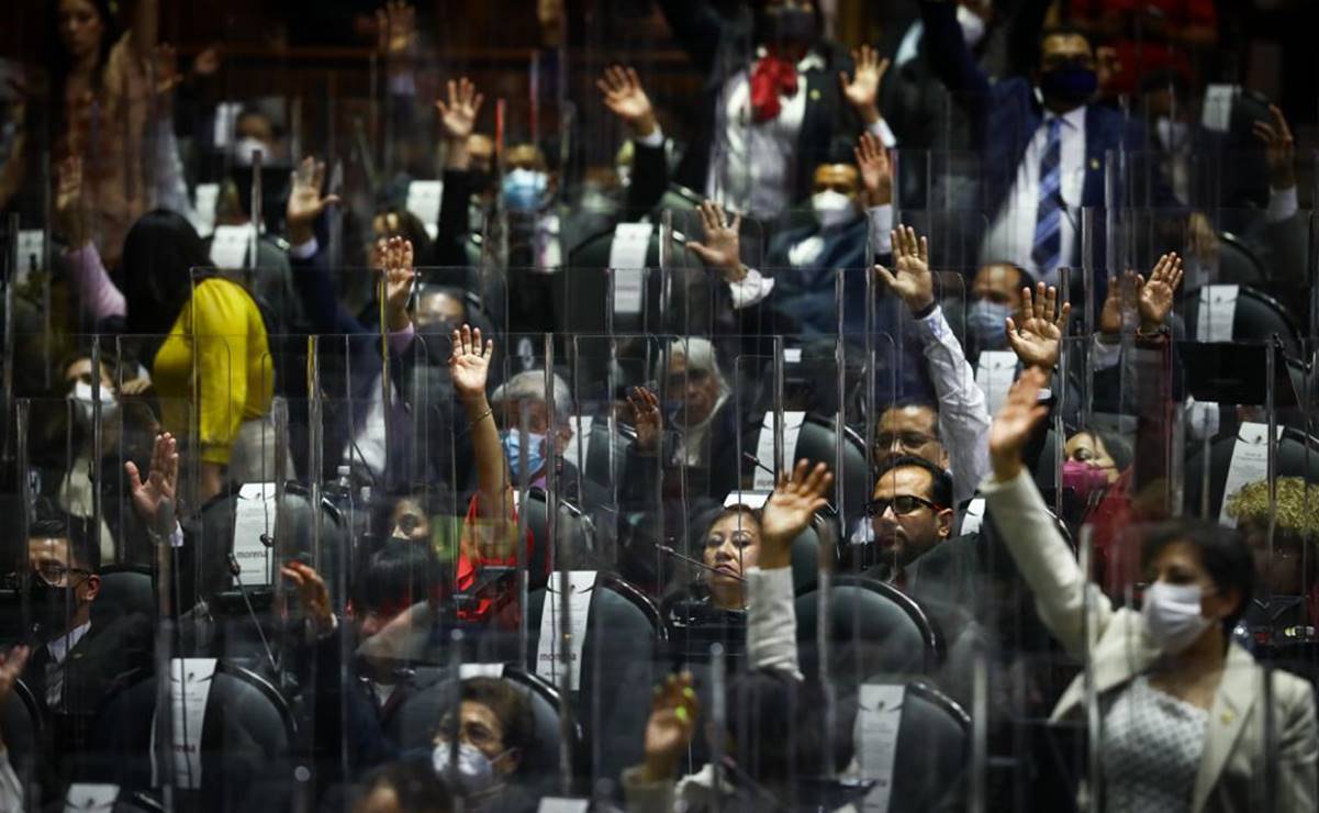 Diputados piden licencia y "chapulinean" en primera sesión de la 65 legislatura