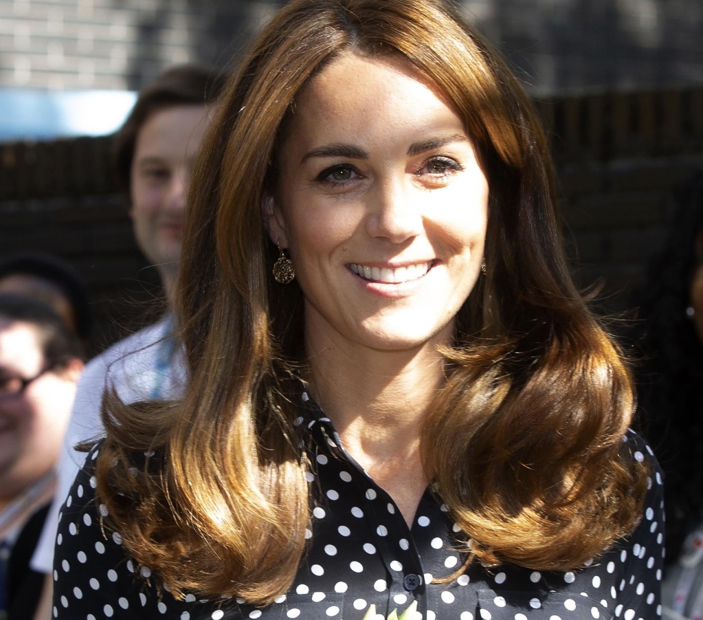 Kate Middleton acierta nuevamente con estilismo sofisticado