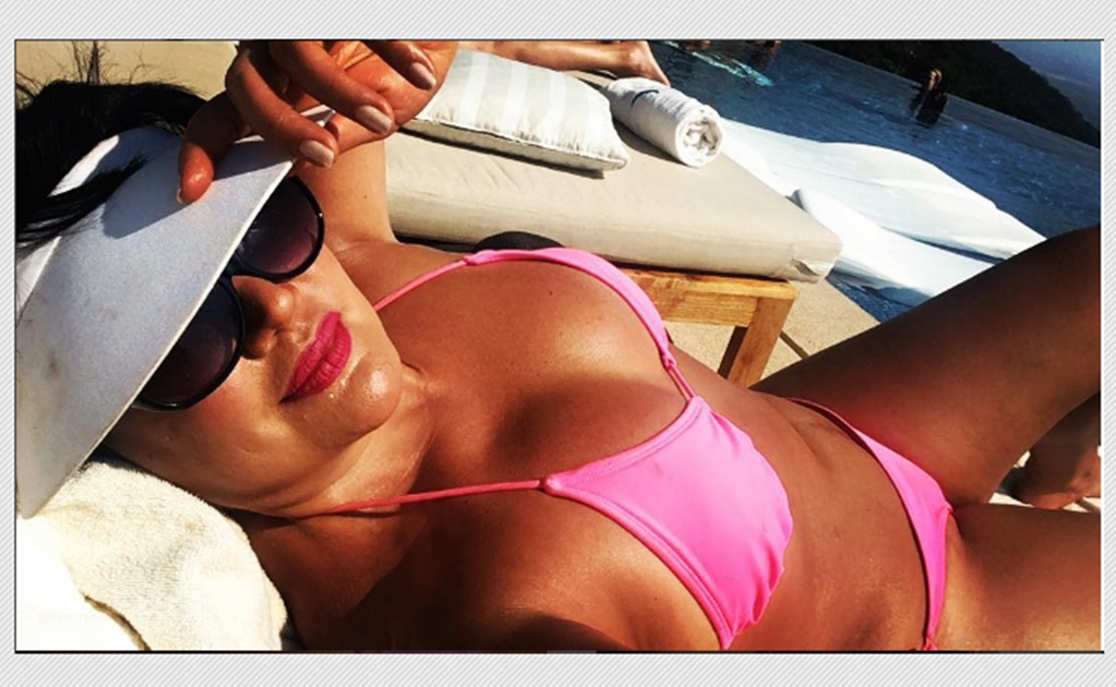 Alejandra Ávalos comparte foto en bikini