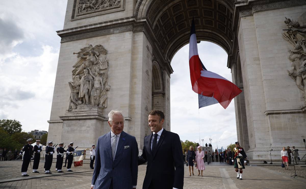 Carlos III elogia la “vital” relación Francia-Reino Unido; plantea acuerdo amistoso ante "emergencia" climática