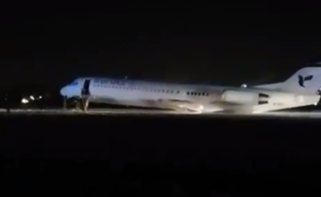 Se incendia avión en Irán con 50 pasajeros a bordo
