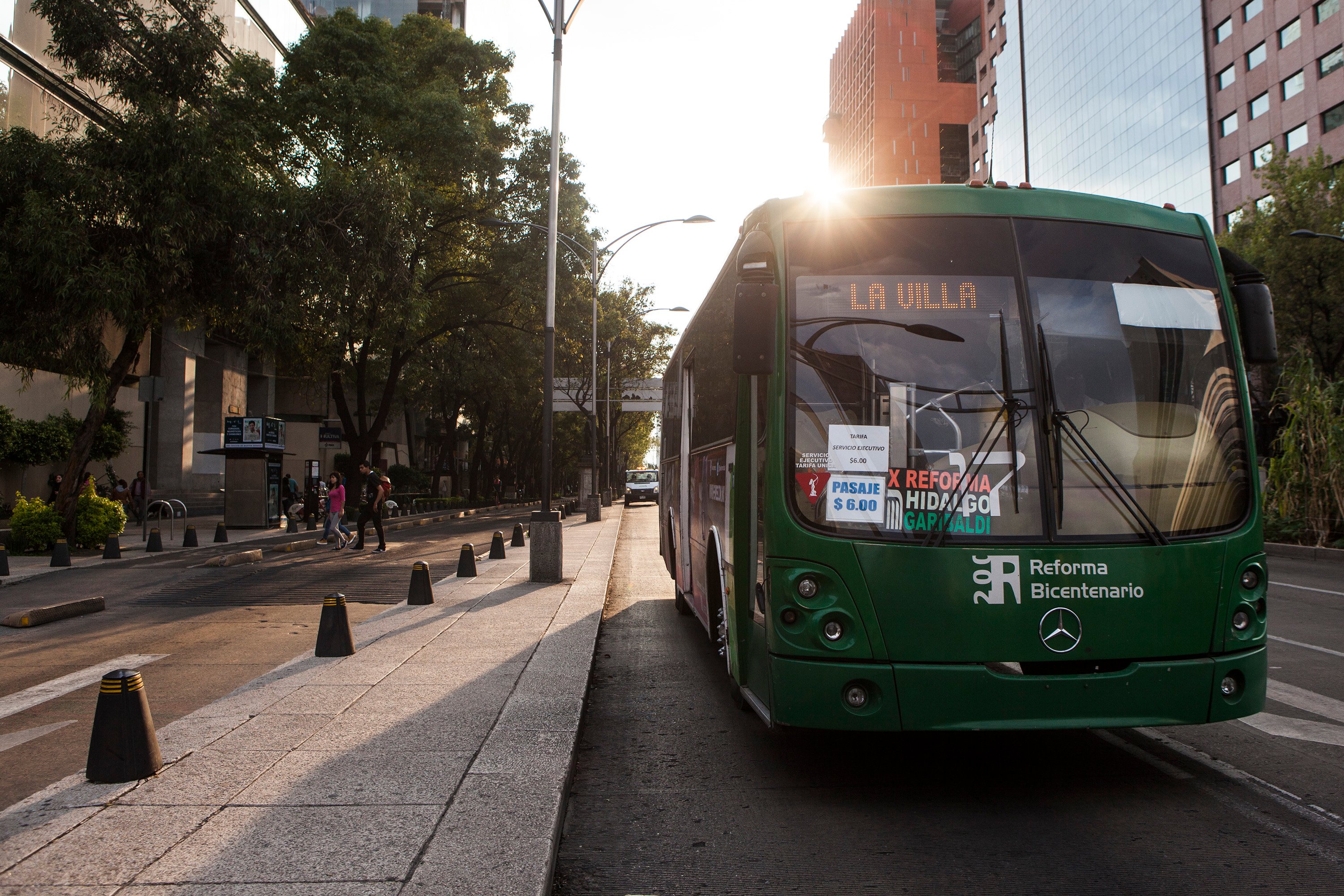Metrobús. Inicia la obra en Reforma