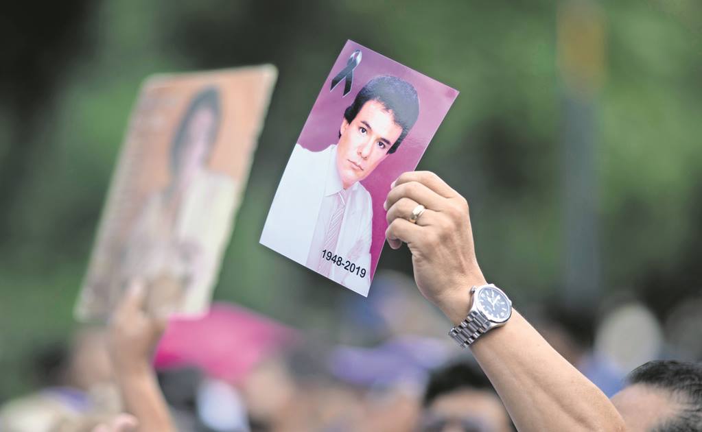 Anuncian homenaje a José José en el Zócalo de la CDMX