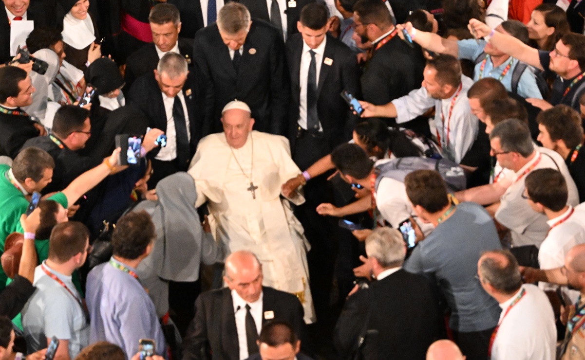 Papa Francisco se entrevista con 13 víctimas de pederastia en Lisboa
