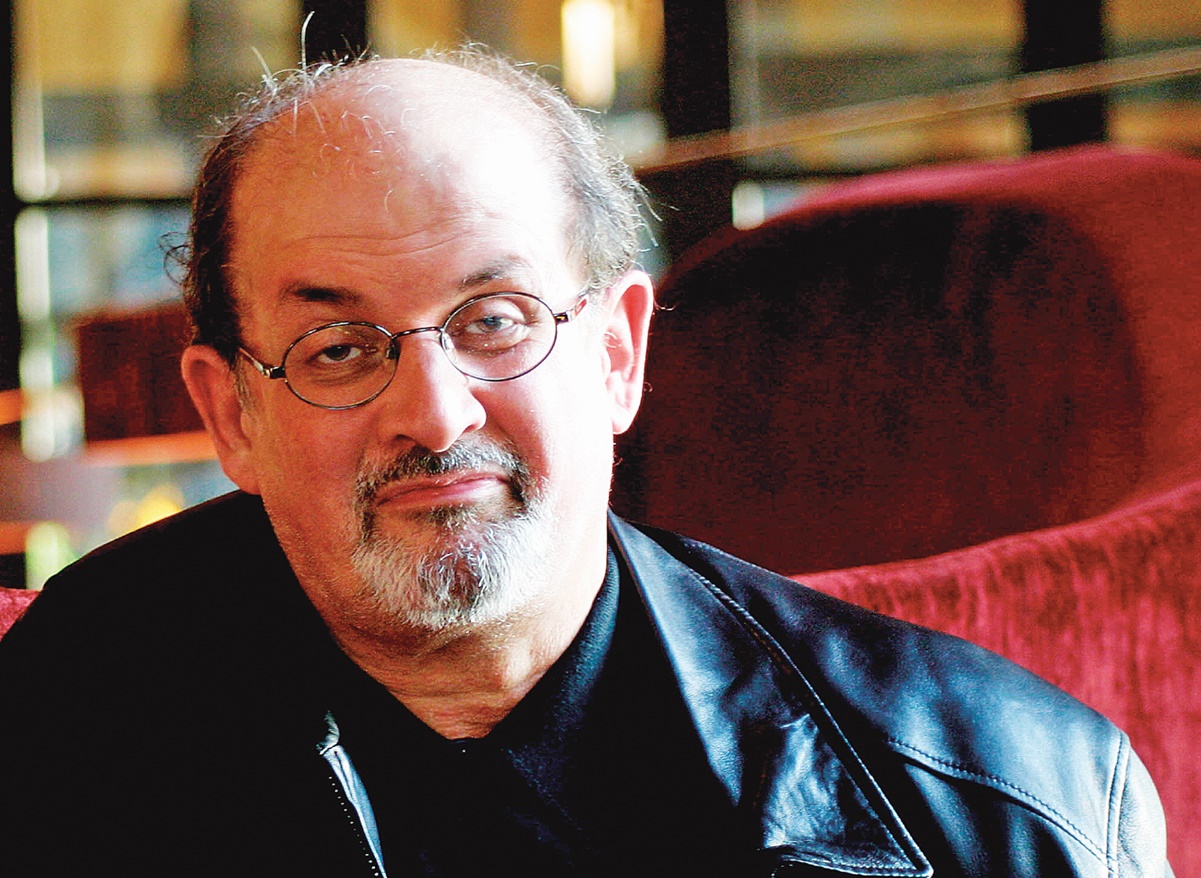 Salman Rushdie asegura que son tiempos peligrosos en el mundo y más en Estados Unidos
