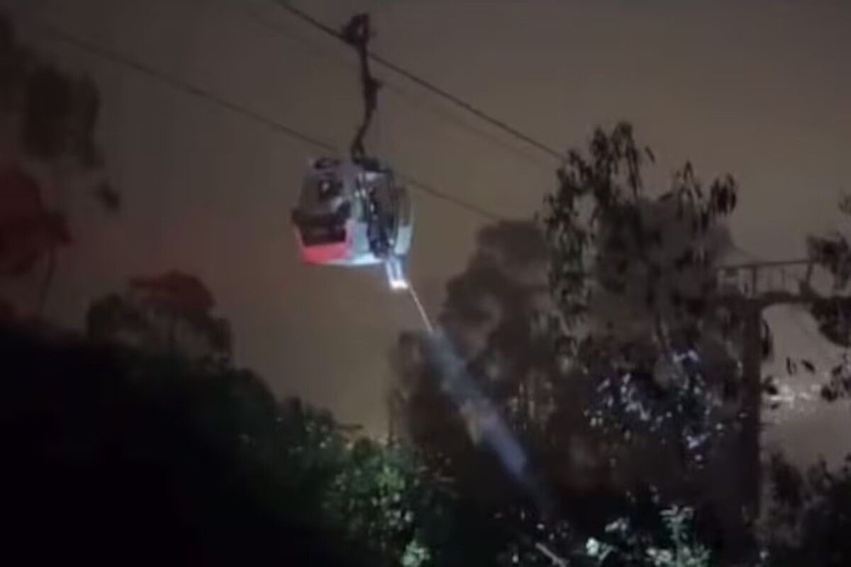 VIDEO: Casi 80 personas quedan atrapadas y varadas en teleférico de Quito; rescate duró más de 10 horas