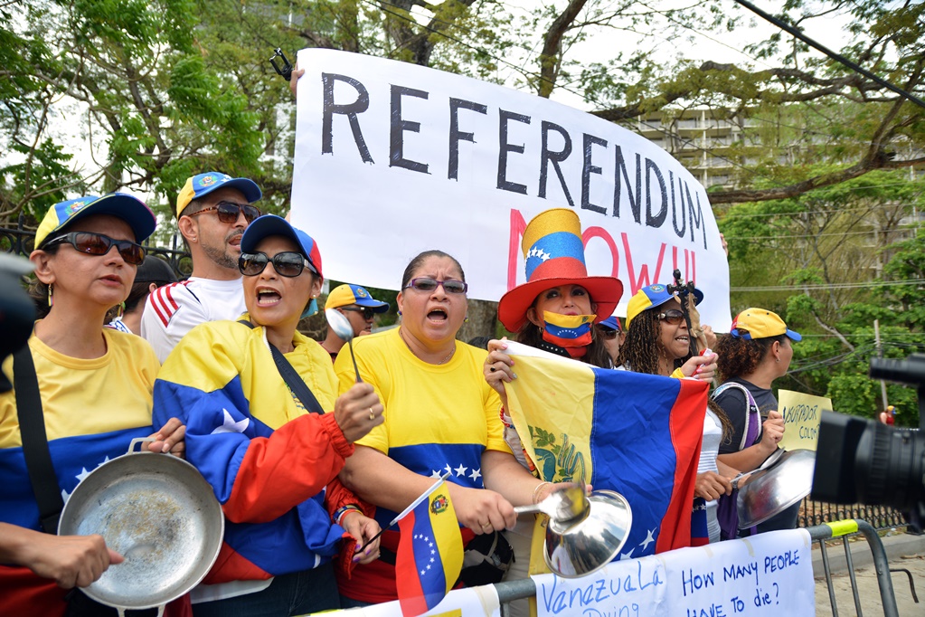 Protestan en Trinidad y Tobago por visita de Maduro