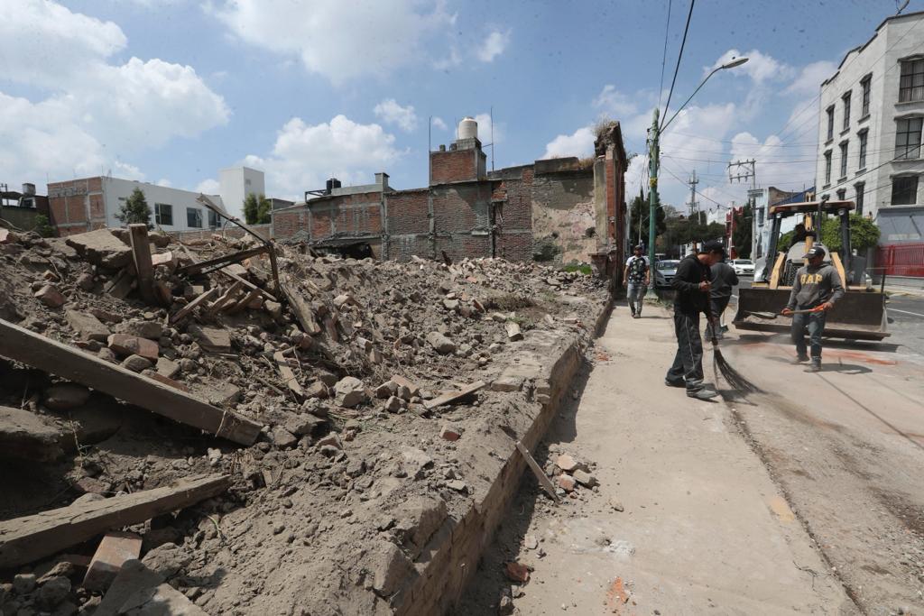 "El riesgo es mayúsculo", dicen vecinos en Toluca quienes demandan el derribo de la vecindad El Hoyo