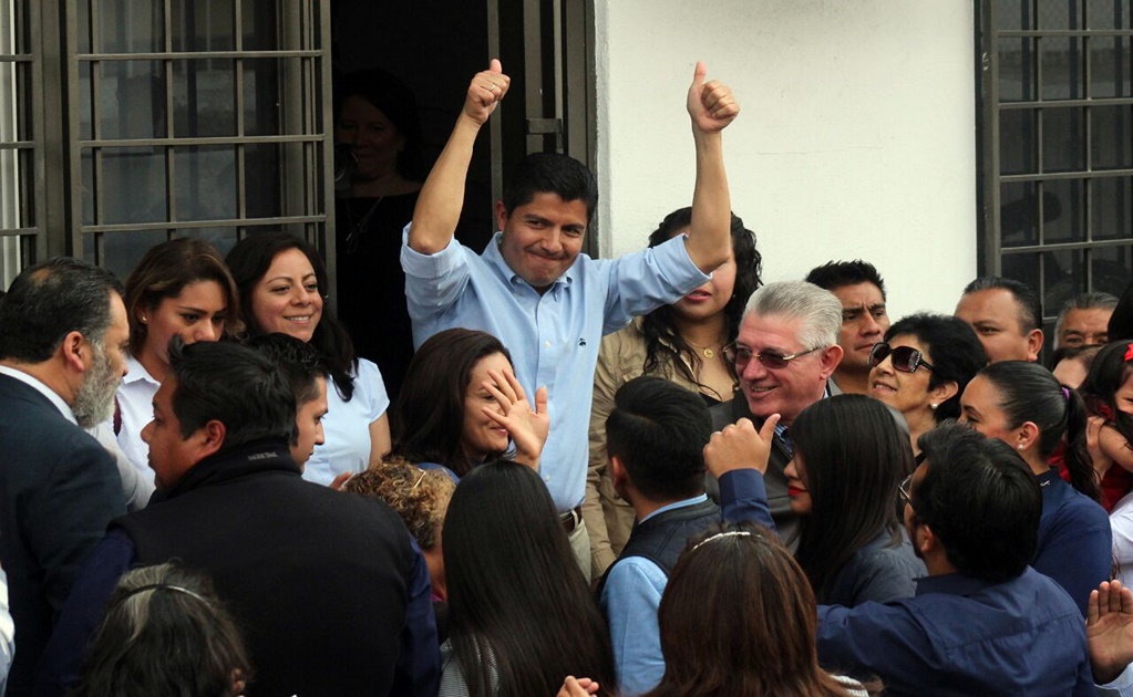 Eduardo Rivera se registra como precandidato del PAN a la presidencia municipal de Puebla