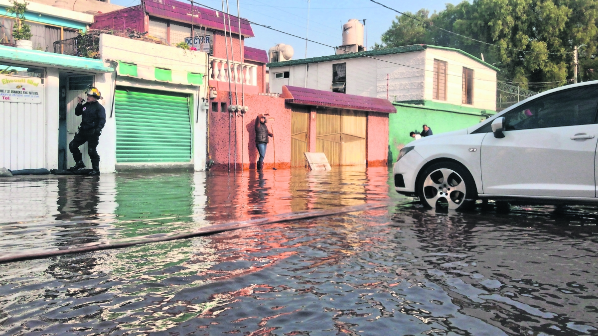 CAEM impulsa plan  Mujeres plomeras