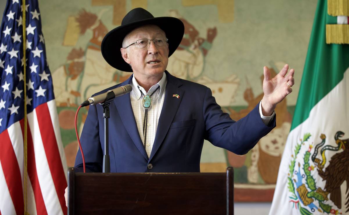 Ken Salazar celebra que EU acusó a 41 personas vinculadas al CJNG