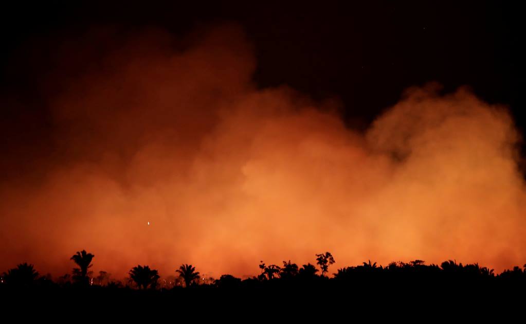 Días grises y noches amarillas, así se ve el Amazonas ante el avance del fuego