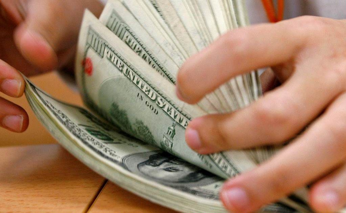 Precio del dólar abre en 16.91 pesos previo a la decisión de Banxico