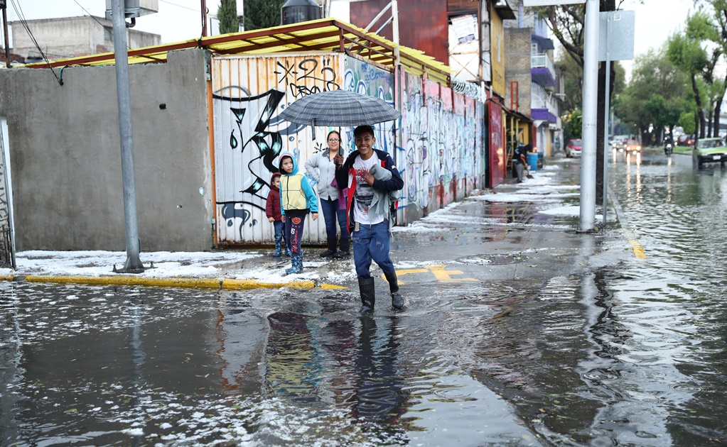Llueve en 10 delegaciones de la CDMX; prevén caída de granizo
