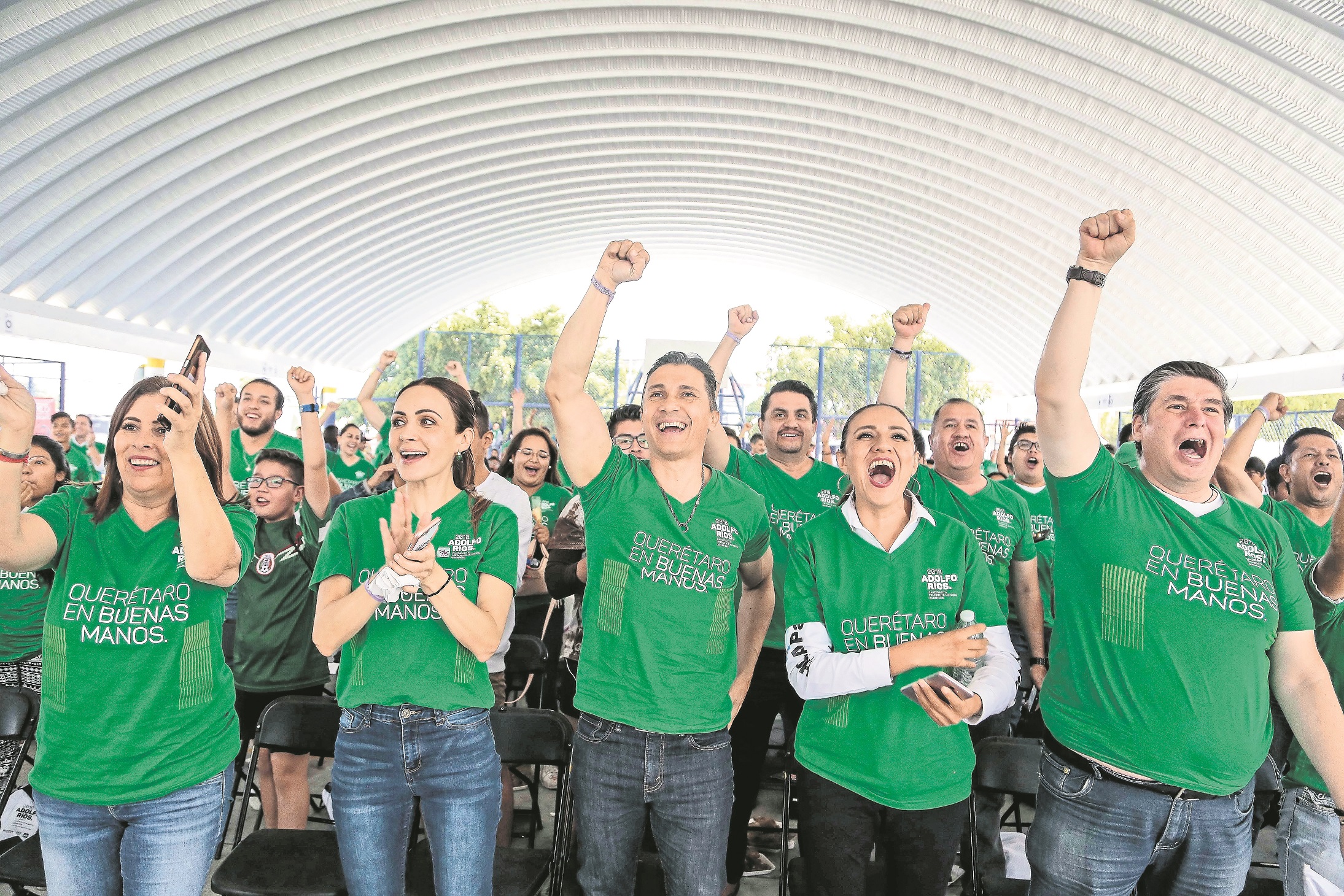  Ríos se reúne con vecinos  de la   colonia Reforma Agraria 